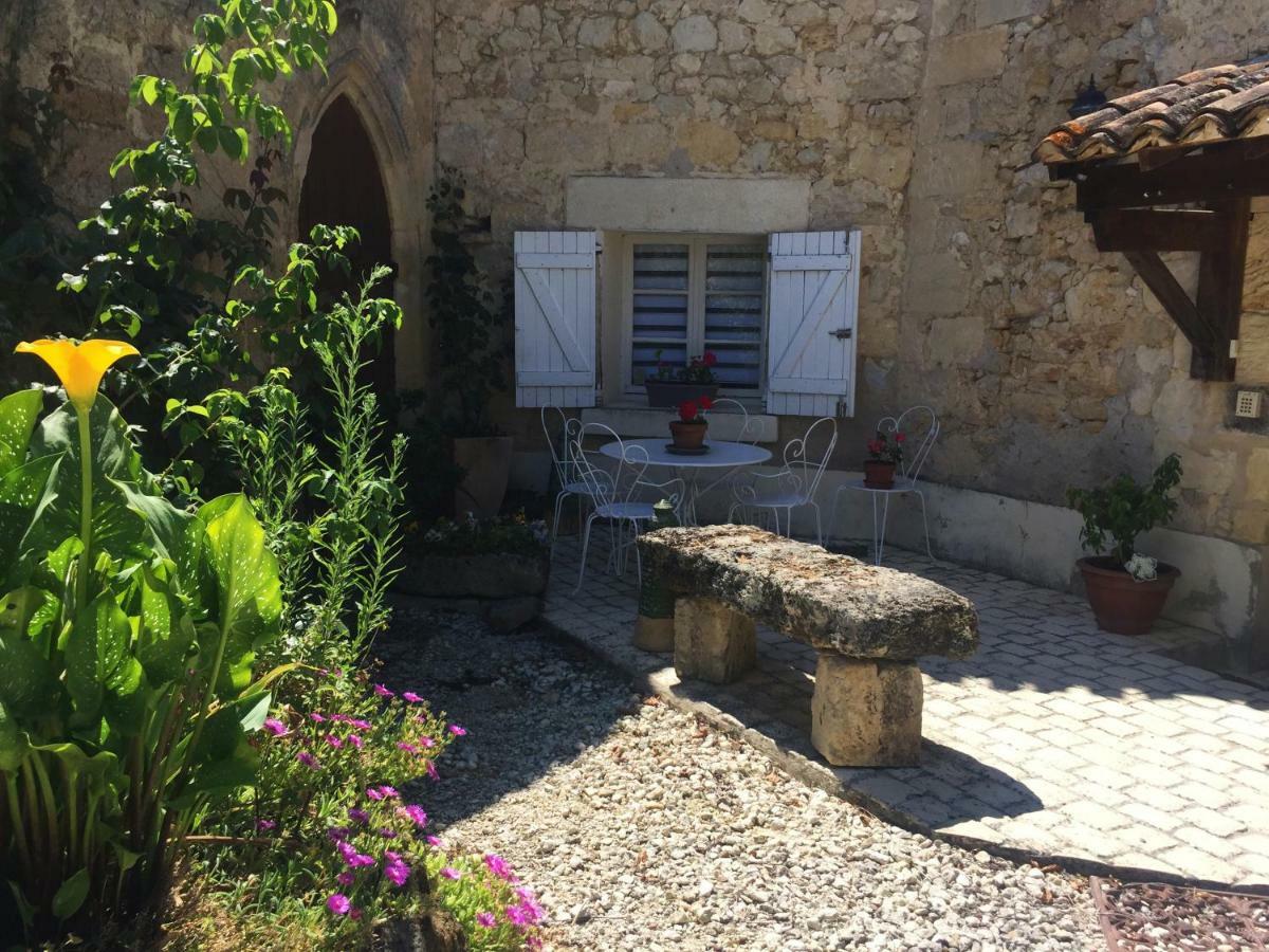 Le Prieure Bed and Breakfast Saint-Pey-de-Castets Esterno foto