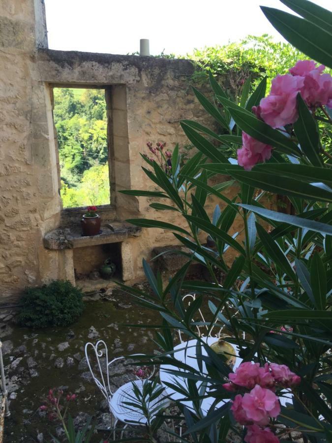 Le Prieure Bed and Breakfast Saint-Pey-de-Castets Esterno foto