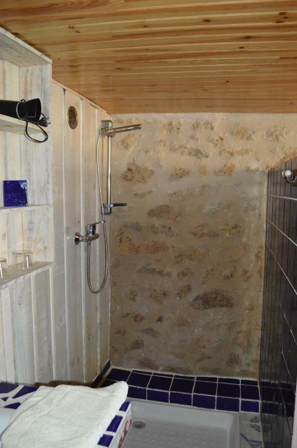 Le Prieure Bed and Breakfast Saint-Pey-de-Castets Esterno foto