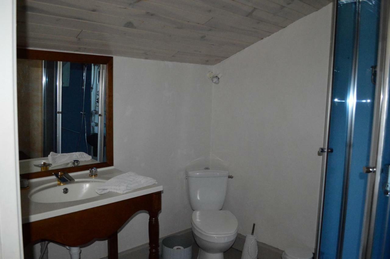 Le Prieure Bed and Breakfast Saint-Pey-de-Castets Esterno foto