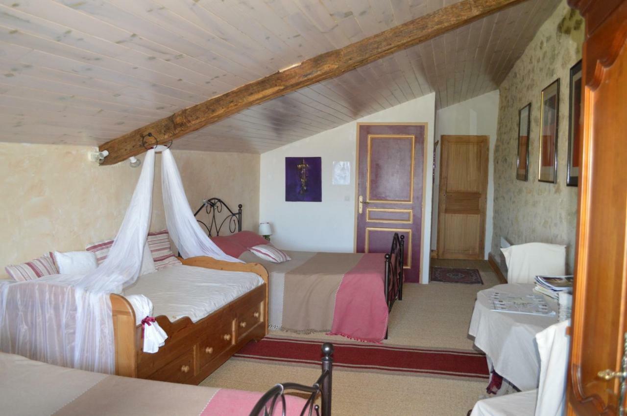 Le Prieure Bed and Breakfast Saint-Pey-de-Castets Esterno foto