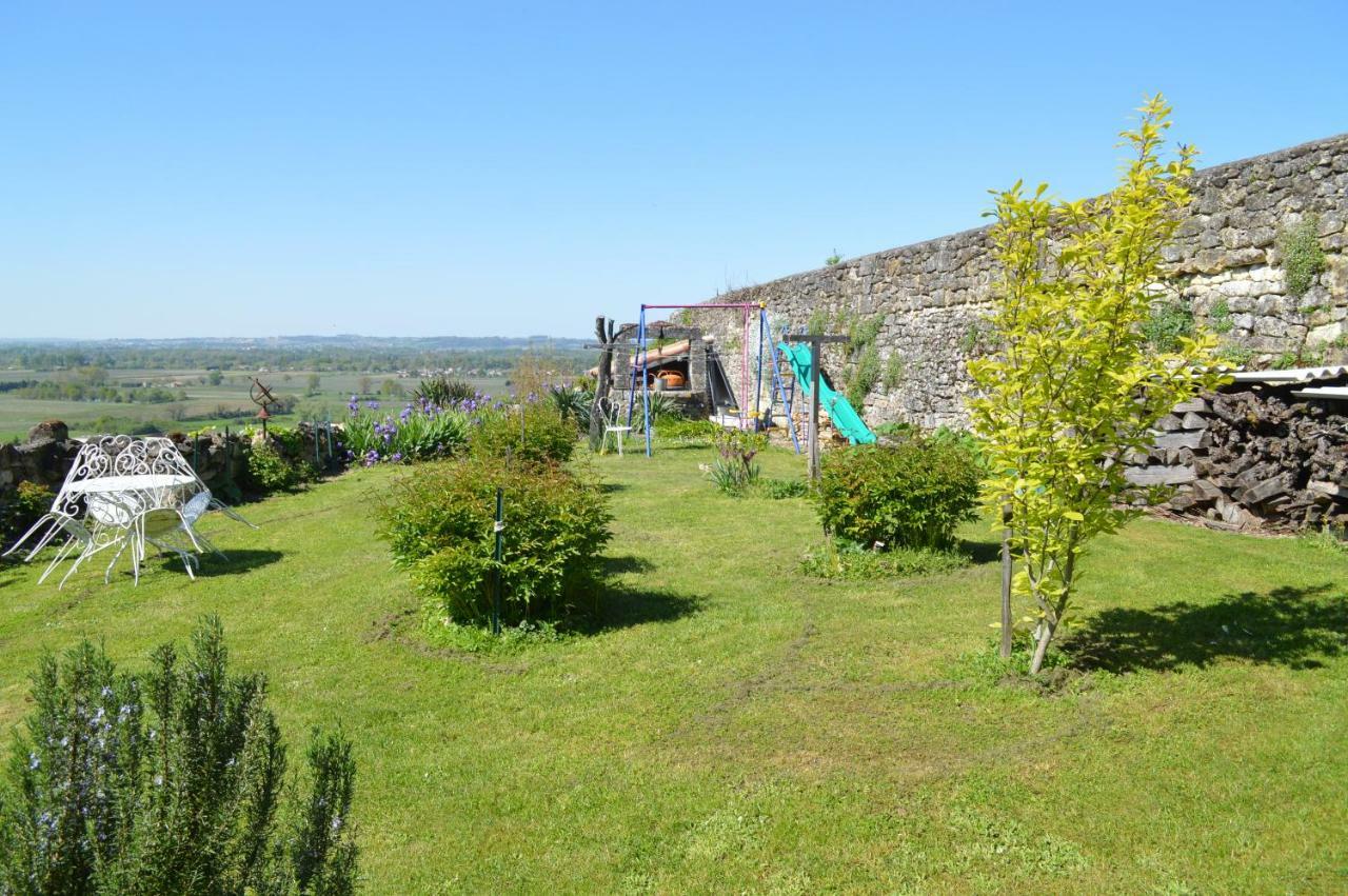 Le Prieure Bed and Breakfast Saint-Pey-de-Castets Esterno foto