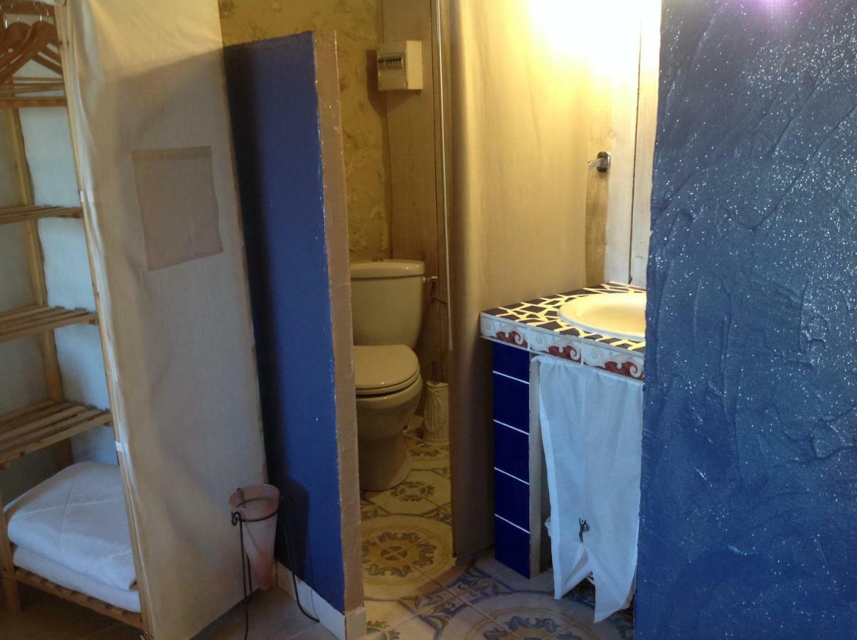 Le Prieure Bed and Breakfast Saint-Pey-de-Castets Esterno foto