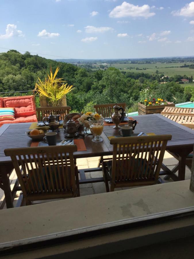 Le Prieure Bed and Breakfast Saint-Pey-de-Castets Esterno foto